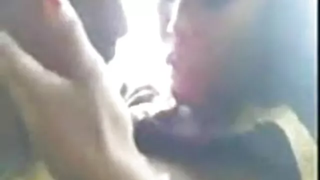 एक मिठाई रोमांटिक के सेक्सी बीएफ मूवी साथ सुंदर सुनहरे बालों वाली लड़की के लिए एक मोटी मुर्गा