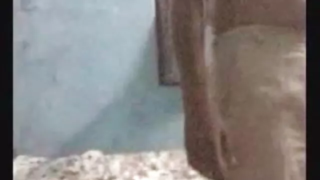 एक गिलास खिलौना सेक्सी बीएफ एचडी मूवी का उपयोग करता है
