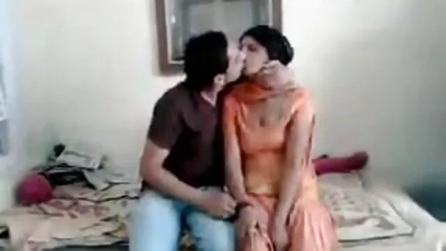 सींग का बना हुआ आकर्षक सांता और उसकी बीबीसी योगिनी द्वारा बीएफ सेक्सी मूवी वीडियो में टक्कर लगी हो जाता है!