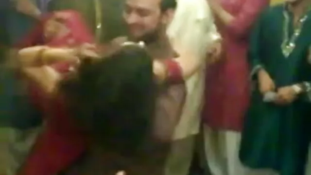 अव्यवसायी टीन अंग्रेजी बीएफ मूवी किन्नर दूध