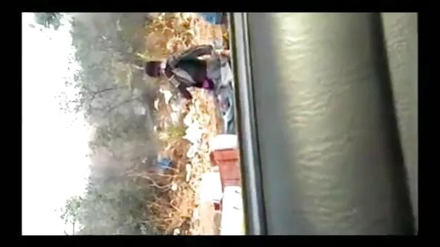एक विशेष सेवा के लिए एक विशाल बीएफ मूवी सेक्सी एचडी सफेद मुर्गा