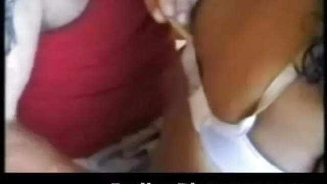 स्वादिष्ट ठग शिकारी पसंद करता है के साथ खेलने के लिए अपने कठोर बीएफ सेक्सी मूवी एचडी में लंड