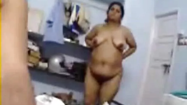 हॉट बेब दोनों छेद एक ही समय में बीएफ ब्लू मूवी