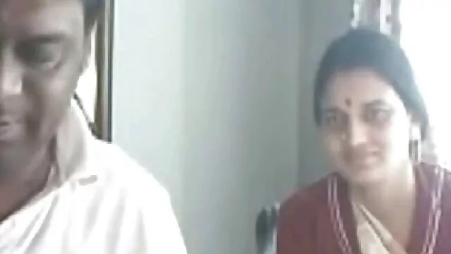 प्यारा किशोर टक्कर लगी हो रही है और गला घोट दिया एक सेक्सी मूवी बीएफ फिल्म सह शॉट के साथ समाप्त होता है