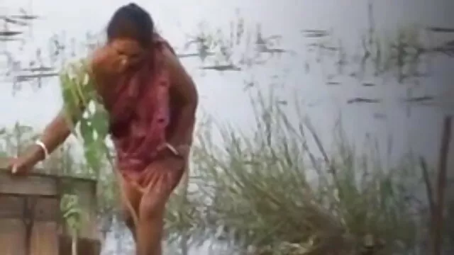 मॉडल-रसदार प्लस आकार कुत्ते की स्थिति संकलन मद्रासी बीएफ सेक्सी मूवी भाग 2