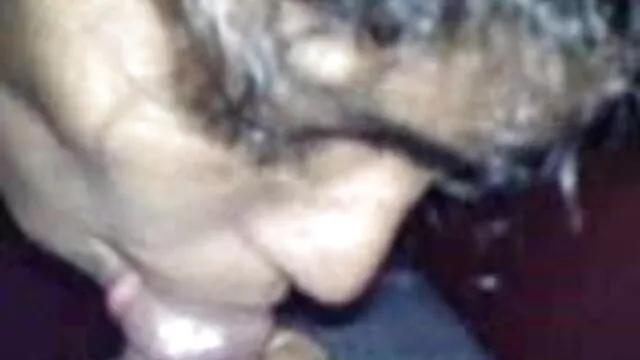 दो हॉट बेब्स नीचे और गंदा के साथ सनी देओल की बीएफ सेक्सी मूवी इस