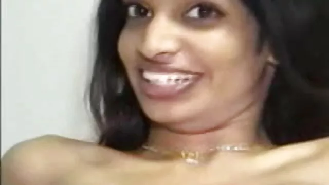 चेक छात्र कुछ डॉलर के लिए गोद हिंदी मूवी सेक्सी बीएफ नृत्य करता है