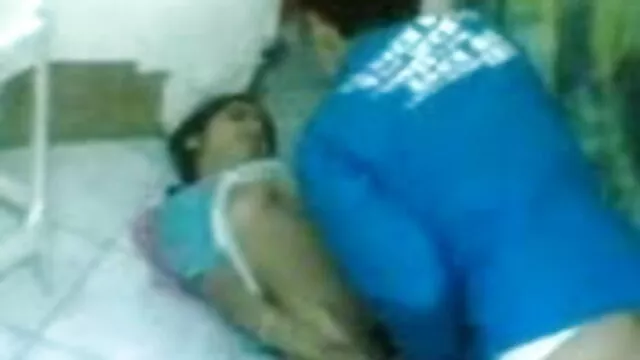 पत्नी एक बीएफ सेक्सी मूवी अजनबी कमबख्त