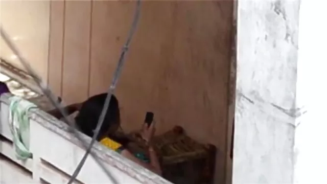 मोनालिजा एक आउटडोर त्रिगुट है और इसे प्यार करता सेक्सी मूवी बीएफ मूवी है